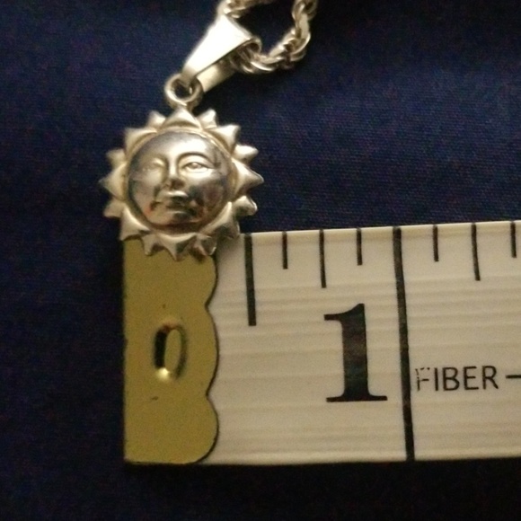 Sterling silver sun necklace - Picture 3 of 3